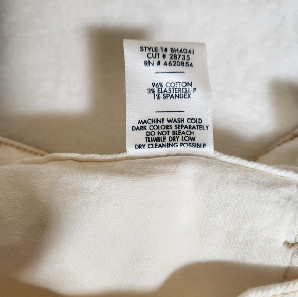 NWT Just Black Off White High Waist Denim Shorts Size L - Picture 13 of 13